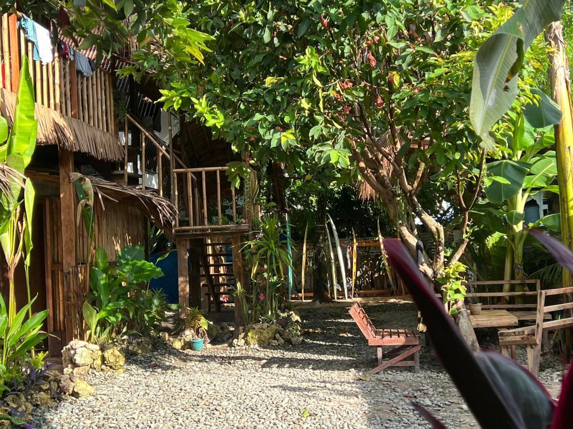 Wave Retreat Hostel General Luna  Exterior photo