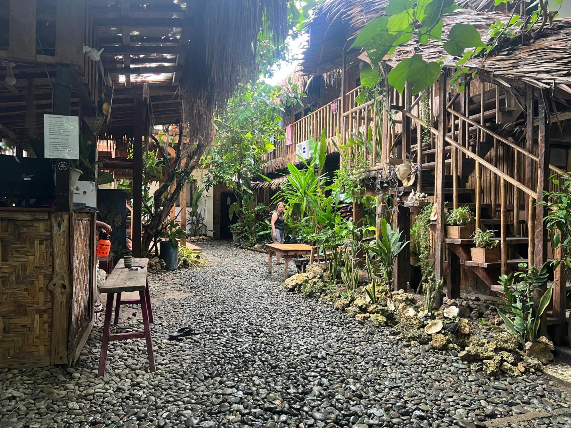 Wave Retreat Hostel General Luna  Exterior photo
